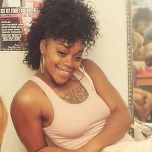 Meet your Posher, Joniqua